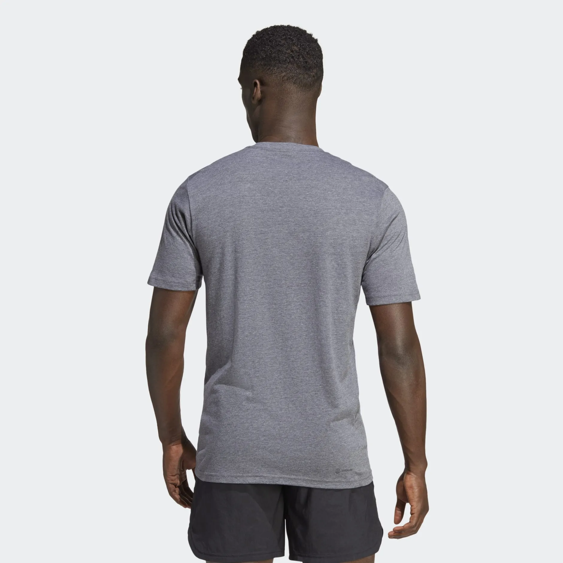 ADIDAS TRAIN ESSENTIALS SEASONAL LOGO TRAINING T-SHIRT - IB8260