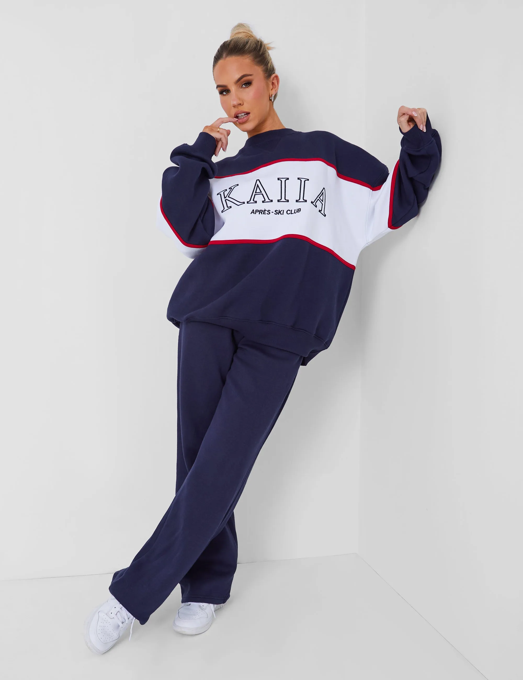 Kaiia Wide Leg Sweat Pants in Navy