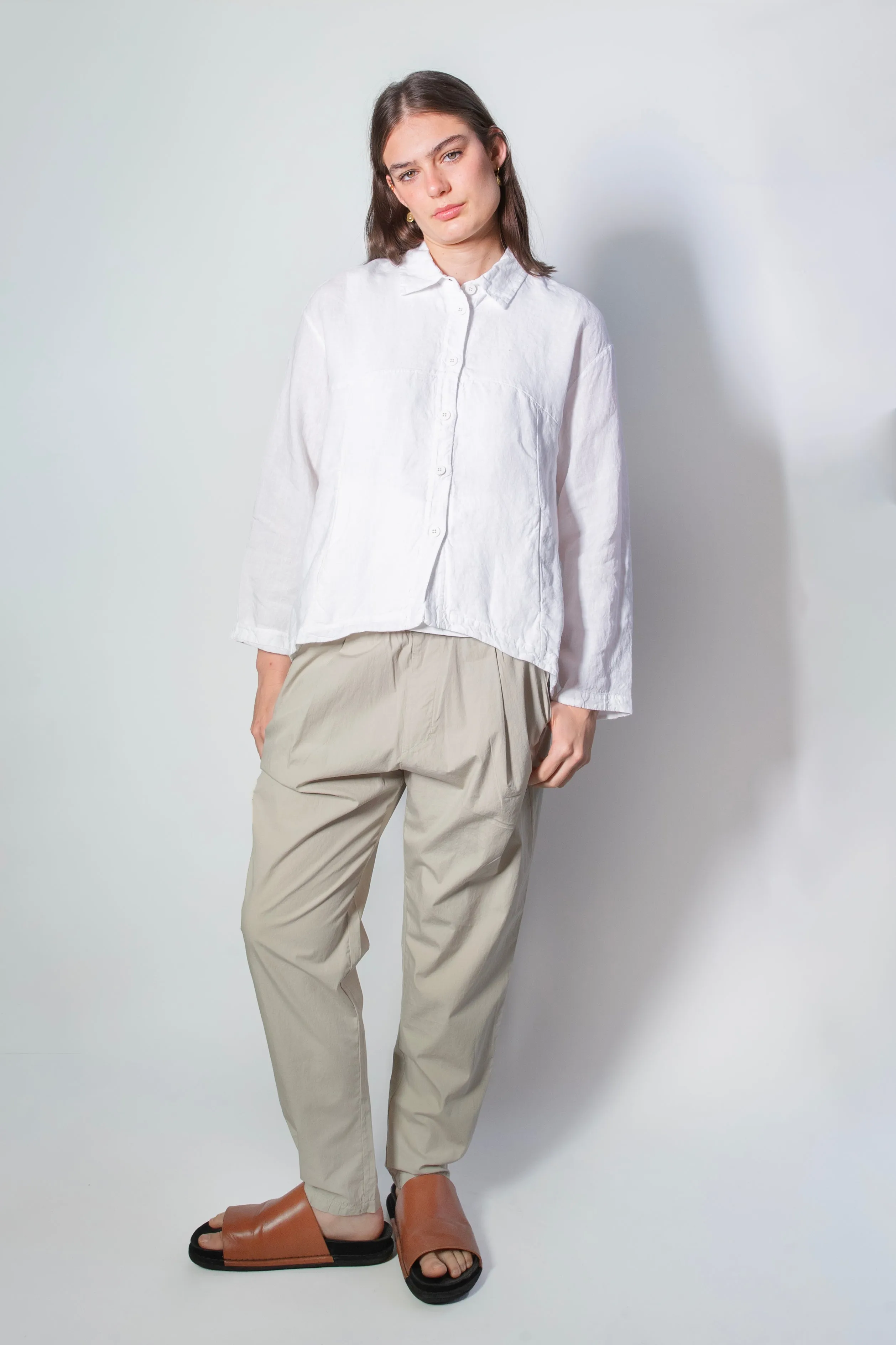 Transit Par Such Tapered Slim Cotton Pant in Pearl Grey