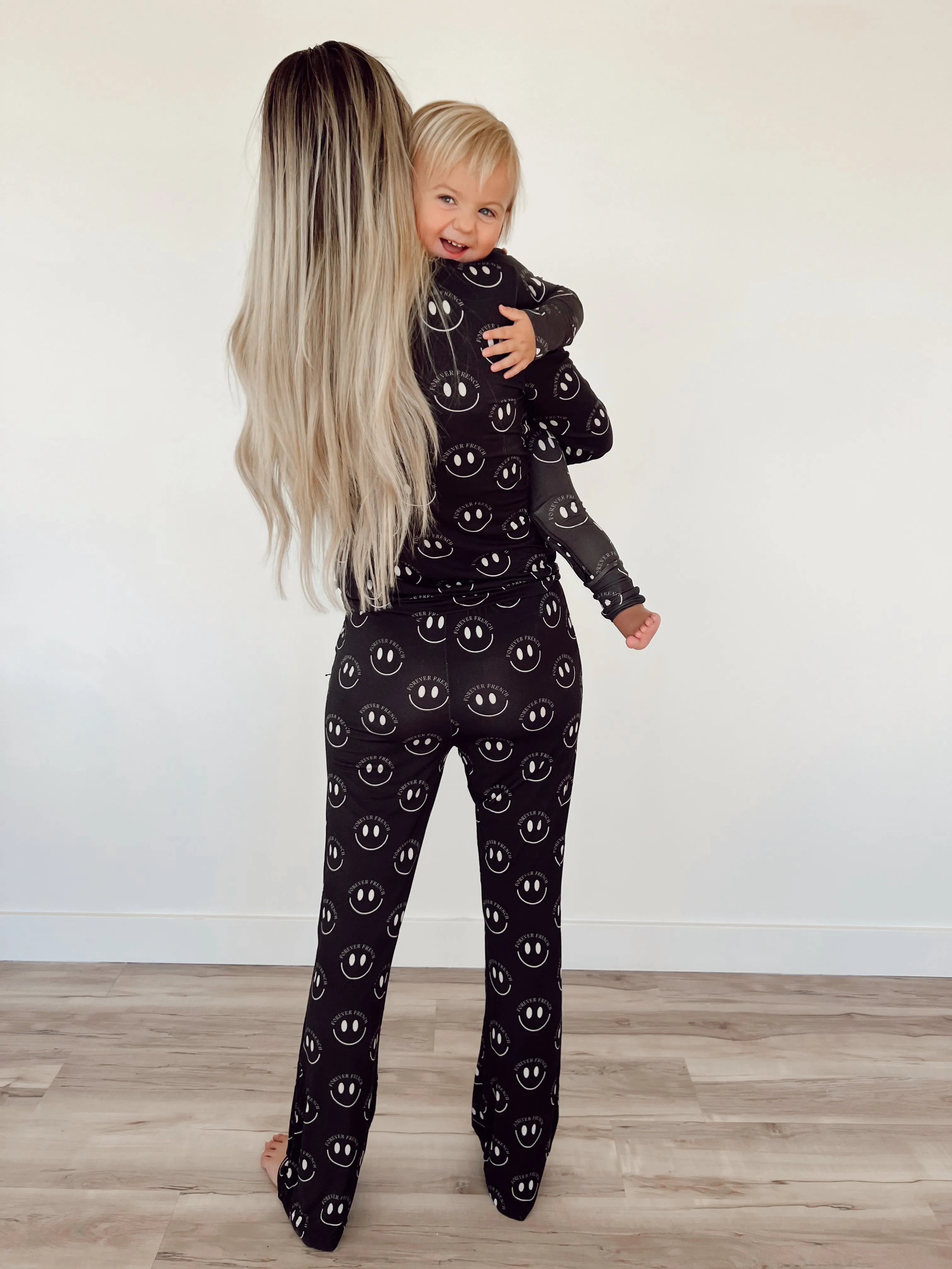 Women's Bamboo Pajamas | Charcoal & White ff Smile